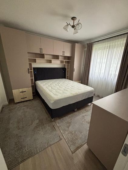 Apartament cu 3 camere decomandat, mobilat în Central