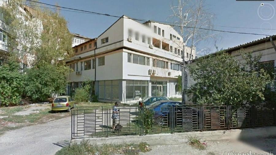 Birou, de 1,500 mp, în Central