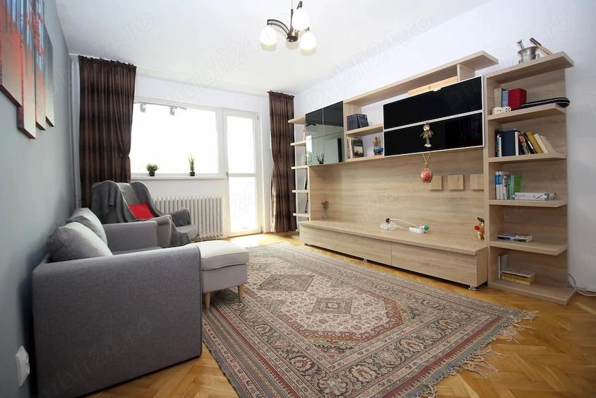 Apartament cu 3 camere decomandat în Mihai Bravu