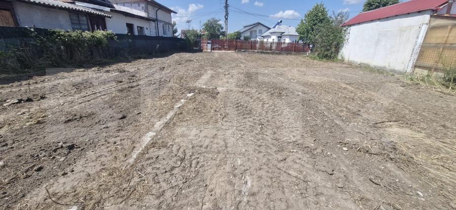 Teren Construcții intravilan de 800 mp, în Ulmi