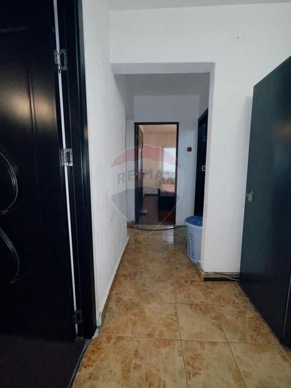 Apartament cu 4 camere decomandat, mobilat în 1 Mai