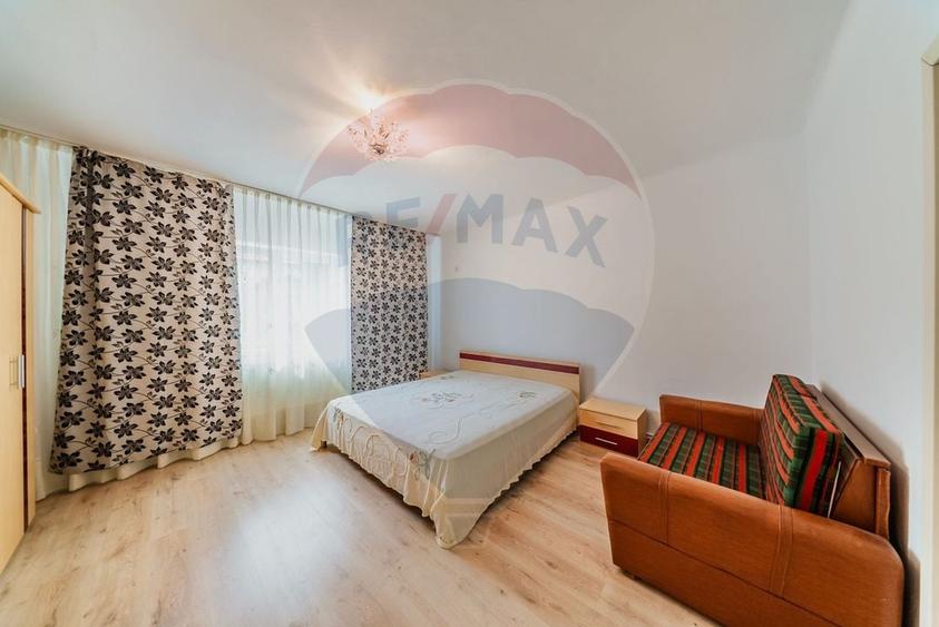 Casă individuală cu 2 camere cu Teren 100 Mp în Pârneava