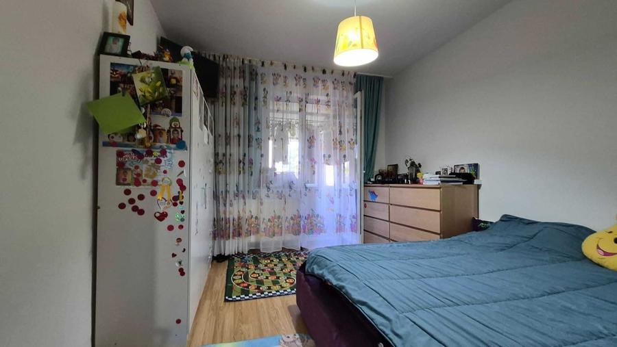Apartament cu 3 camere decomandat în Central