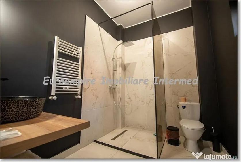 Casă cu 4 camere cu Teren 200 Mp în Central