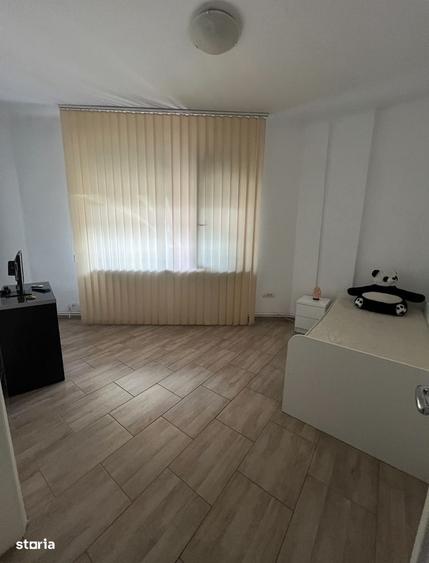 Apartament cu 4 camere decomandat în Calea Plevnei