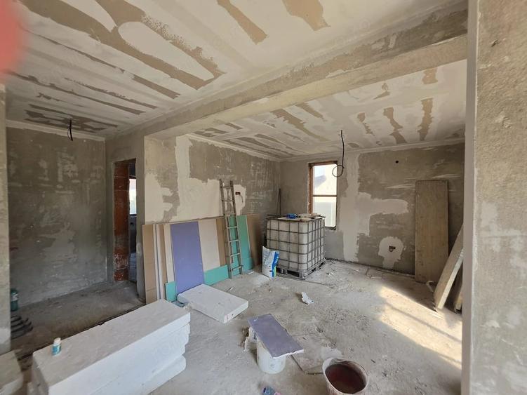 Casă cu 6 camere cu Teren 300 Mp în Big-Bascov