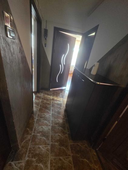 Apartament cu 3 camere decomandat în 9 Mai