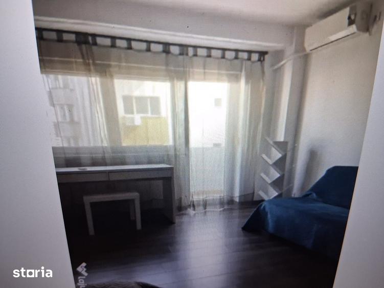 Garsonieră decomandată în Decebal