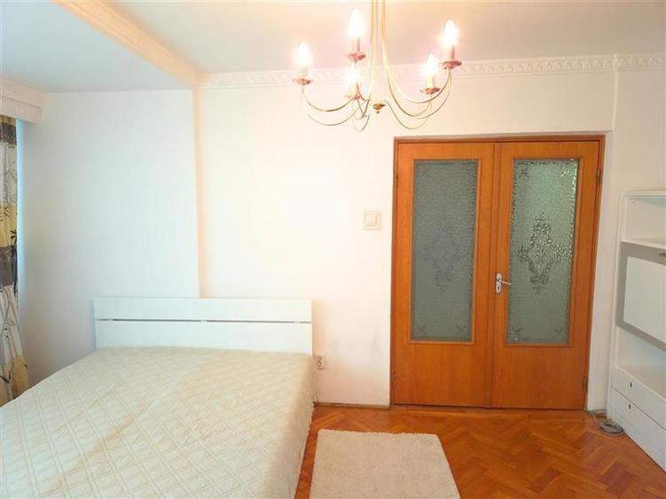 Apartament cu 3 camere decomandat în 1 Mai