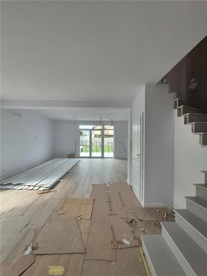 Duplex cu 4 camere cu Canalizare în Moșnița Nouă