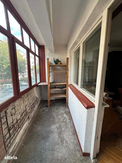 Apartament cu 3 camere semidecomandat în Micro 15