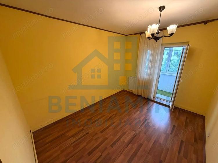 Apartament cu 4 camere decomandat în Brazda lui Novac