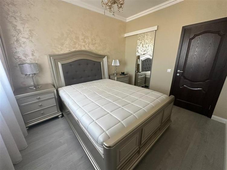 Apartament cu 3 camere decomandat, mobilat în Tătărași