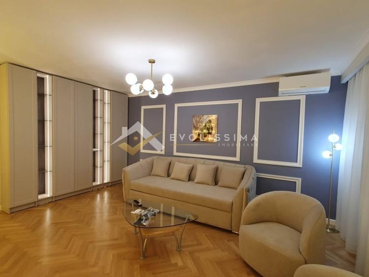 Apartament cu 3 camere decomandat, mobilat în Dealul Cetății