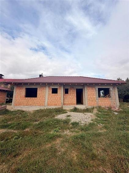 Casă individuală cu 4 camere cu Teren 500 Mp în Bod