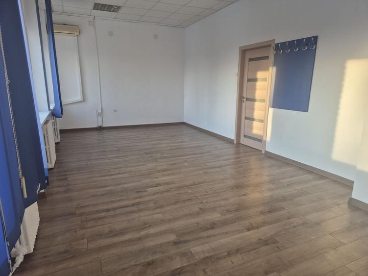Birou, de 33 mp, în Regie