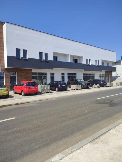 Apartament cu 3 camere decomandat în Nord-Est