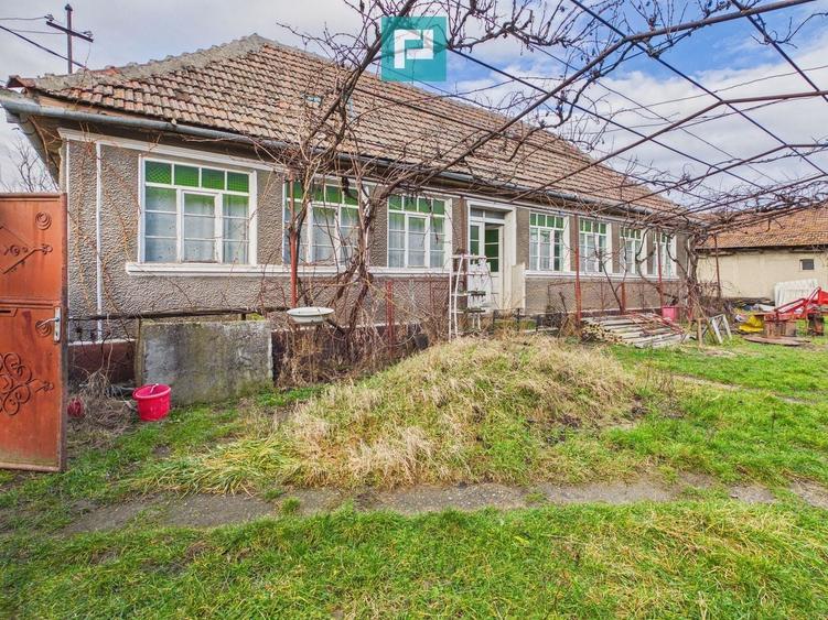 Casă individuală cu 6 camere cu Canalizare în Chijic