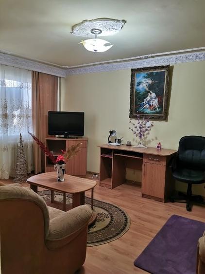 Apartament cu 2 camere decomandat, mobilat în Casa de Cultură