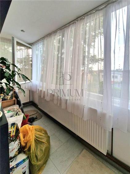 Apartament cu 4 camere decomandat în Steaua