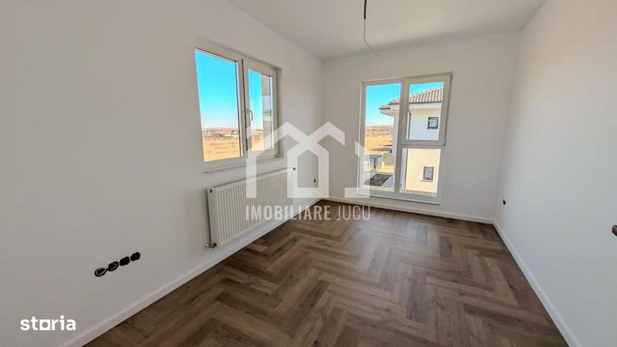 Casă cu 4 camere în Juc-Herghelie