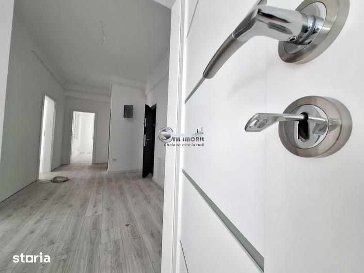 Apartament cu 3 camere decomandat în Galata