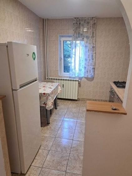 Apartament cu 2 camere semidecomandat, mobilat în Dristor