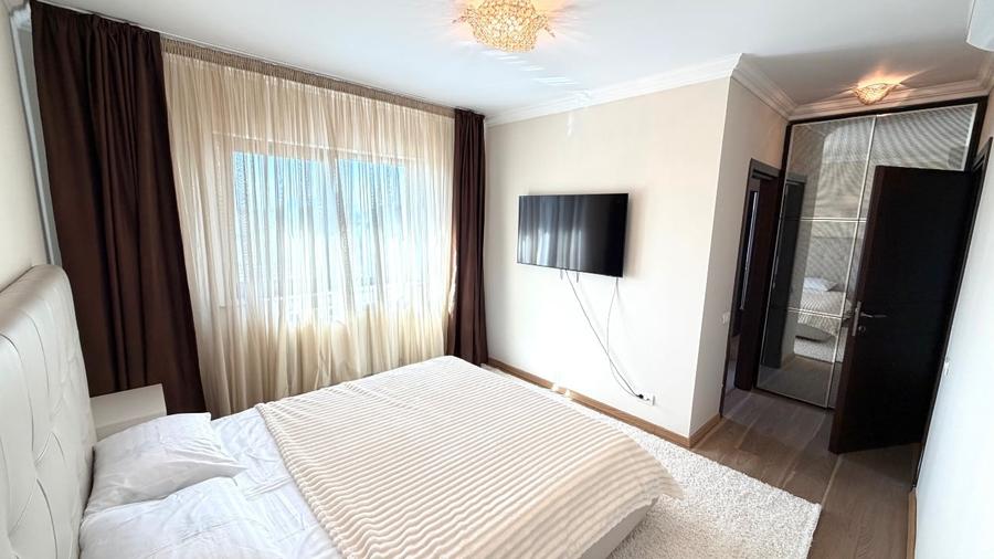 Apartament cu 3 camere decomandat, mobilat în Tei