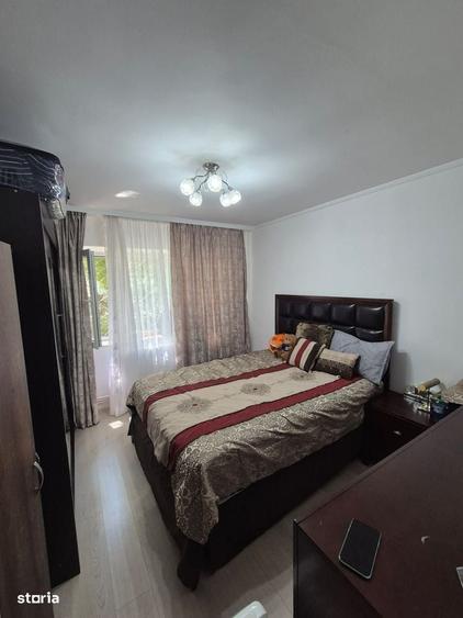 Apartament cu 3 camere semidecomandat în Dacia