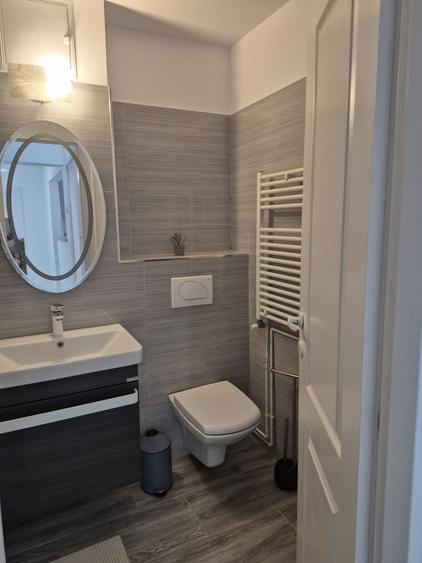 Apartament cu 2 camere decomandat, mobilat în Lenin