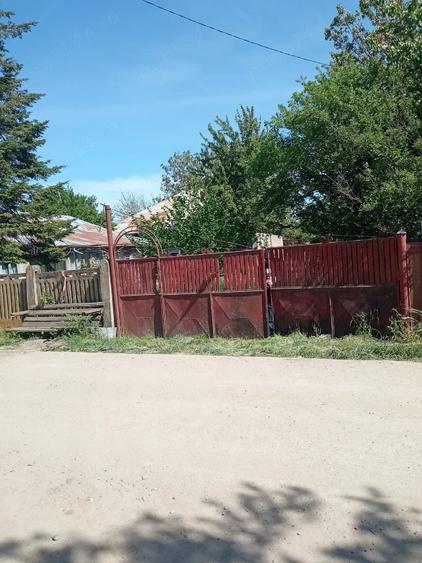 Casă cu 3 camere cu Teren 2588 Mp în Suhaia