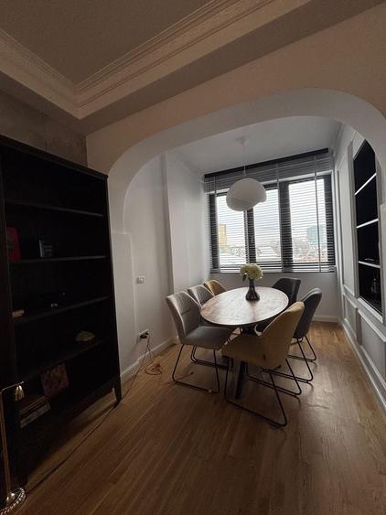 Apartament cu 4 camere în Calea Victoriei