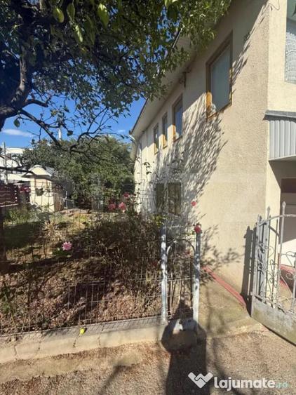 Casă cu 7 camere cu Teren 1352 Mp în Burdujeni