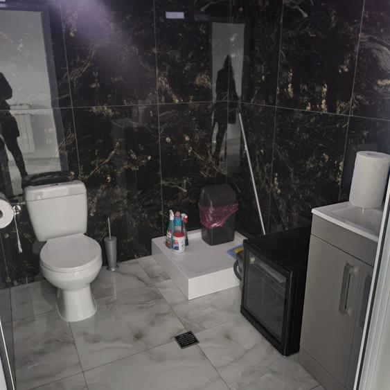 Spațiu comercial, de 4,000 mp, în Liești