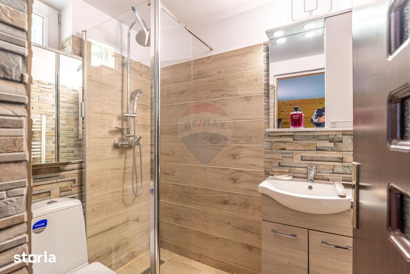 Casă cu 6 camere cu Teren 500 Mp în Central