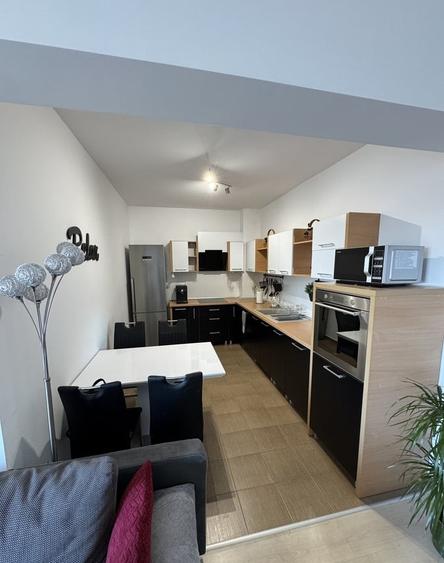 Apartament cu 2 camere semidecomandat, mobilat în Basarab