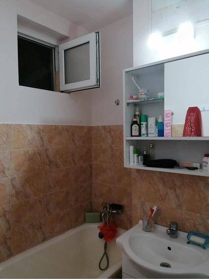 Ofer spre vanzare apartament 2 camere - 1