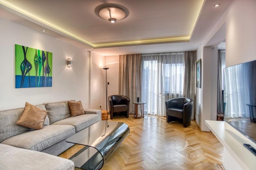 Apartament cu 4 camere semidecomandat, mobilat în Universitate