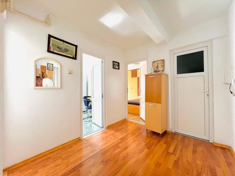 Apartament cu 2 camere decomandat, mobilat în Cugir