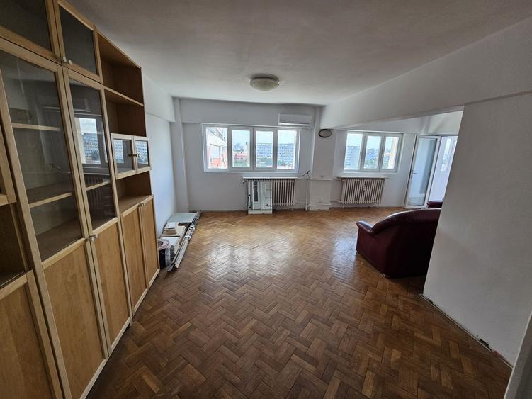 Apartament cu 4 camere decomandat în Obor