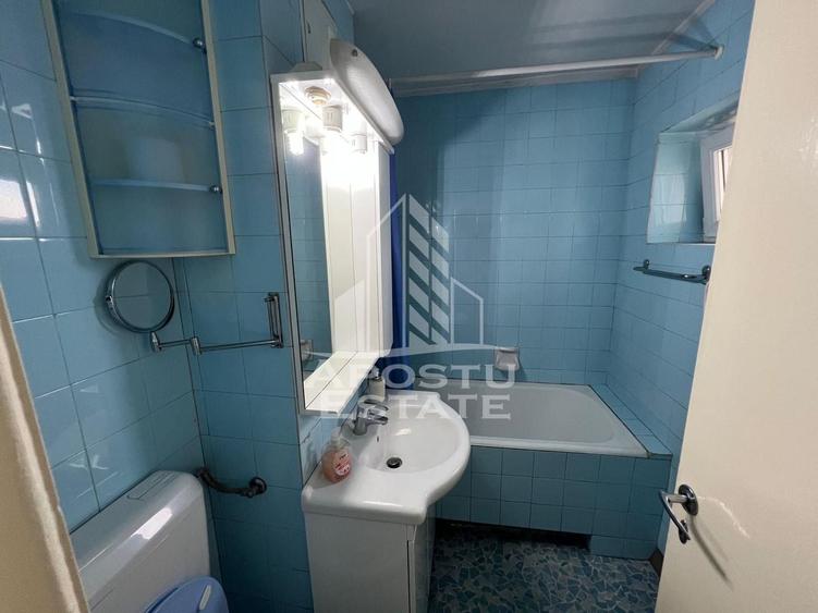Apartament cu 3 camere decomandat în Aradului