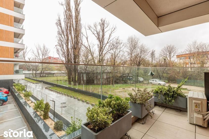 Apartament cu 3 camere, mobilat în Regie