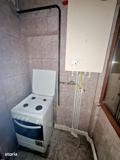 Apartament cu 2 camere decomandat în Școlilor