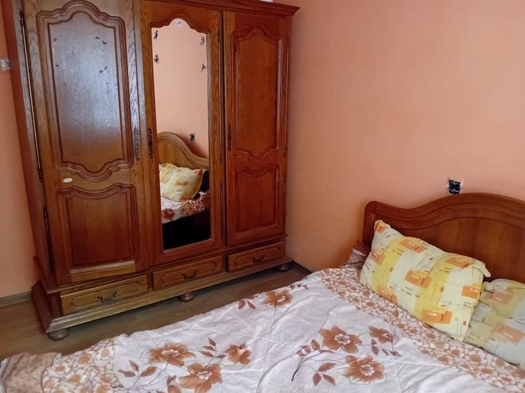 Casă cu 3 camere în 1 Decembrie