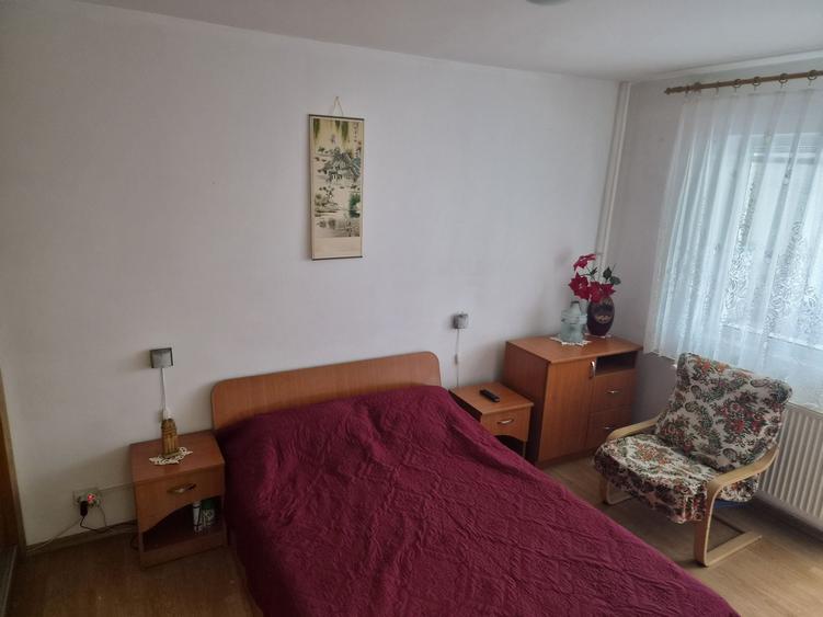 Apartament cu 2 camere decomandat în Berceni
