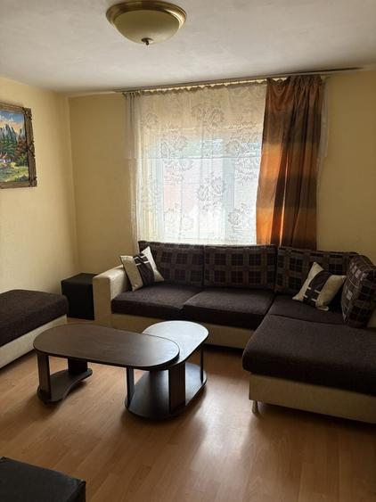 Casă cu 4 camere în Florica