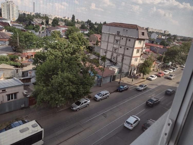 Apartament cu 3 camere decomandat în Ferentari
