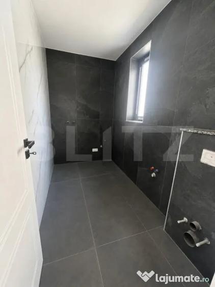Apartament cu 3 camere semidecomandat în Centura