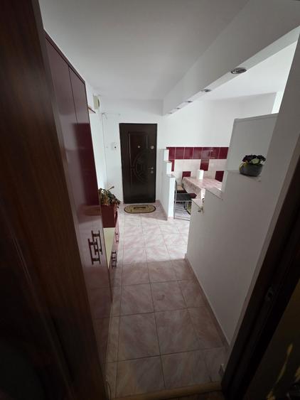 Apartament cu 2 camere semidecomandat în Micro 16