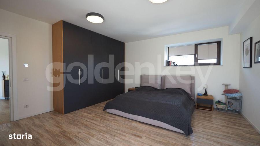 Apartament cu 4 camere, mobilat în Tei